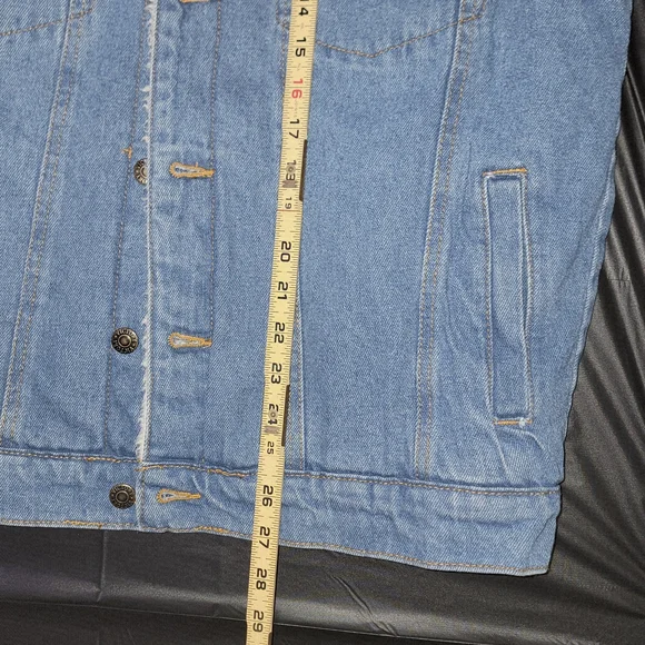 Victory Outfitters sherpa-lined denim trucker jacket. - Picture 7 of 8